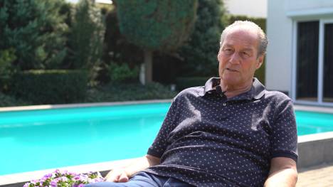 SPORT1 hat Kulttrainer Huub Stevens in Eindhoven besucht. Er spricht über Schalke 04 und seine vermeintlich "knurrige" Art.