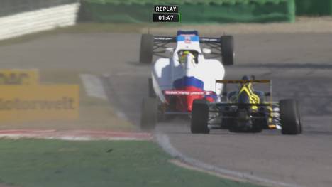 Am Hockenheimring versucht sich Kirill Smal ungewollt an einem spektakulärem Manöver in der Formel 4.