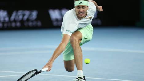 Alexander Zverev hat den Einzug in das Finale der Australian Open verpasst. Auch eine Zweisatzführung reichte dem Deutschen nicht, um Daniil Medvedev zu bezwingen.