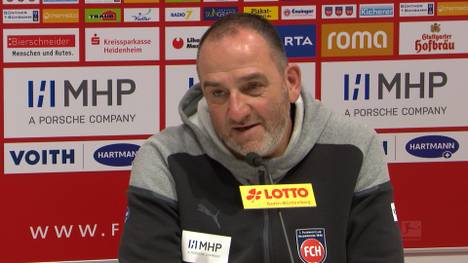 Nach dem Spiel gegen Darmstadt wird Heidenheim-Trainer Frank Schmidt gefragt, ob er den Verein verlasse, wenn auch Jan-Niklas Beste gehen würde. Der Trainer hat darauf eine klare Antwort. 