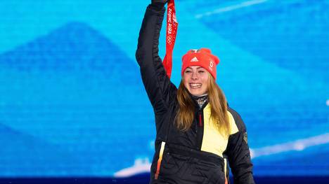 Die deutsche Skicrosserin Daniela Maier kämpft um ihre nachtäglich aberkannte Bronzemedaille bei den Olympischen Spielen in Peking.