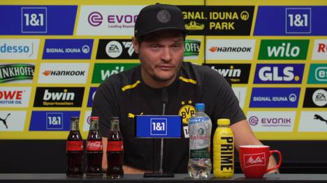 Auf der Pressekonferenz von Borussia Dortmund spricht Edin Terzic über Julian Brandt, der wegen einer Krankheit länger ausfiel und laut eigenen Aussagen ein paar Kilo abgenommen hat.