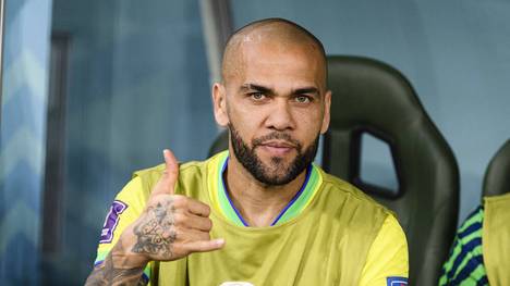 Dani Alves steht nach den schweren Vorwürfen gegen seine Person offenbar ohne Klub da. Sein bisheriger Arbeitgeber - der mexikanische Topklub UNAM Pumas verkündet die Trennung.