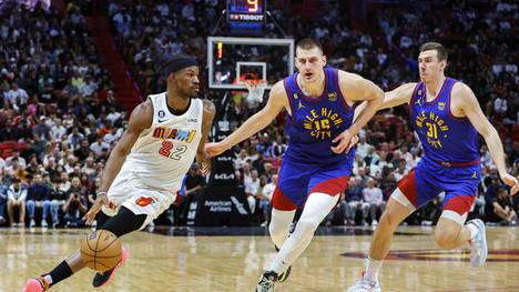 In den NBA-Finals kommt es zum Duell der Denver Nuggets gegen die Miami Heat, aber auch zum Titanen-Treffen zwischen Jimmy Butler und Nikola Jokic.