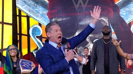 Zum ersten Mal seit Beginn der Pandemie begrüßt WWE bei WrestleMania 37 wieder ein großes Publikum. Ligachef Vince McMahon lässt es sich nicht nehmen, die Show persönlich zu eröffnen.