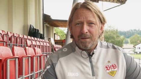 Seit einem Monat sitzt Atakan Karazor vom VfB Stuttgart wegen Vergewaltigungsvorwürfen auf Ibiza in Untersuchungshaft. Im SPORT1-Interview äußert sich nun auch VfB-Sportdirektor Sven Mislintat.