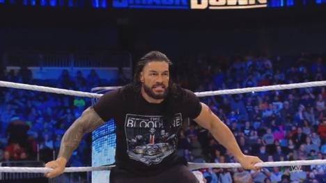 Bei WWE Friday Night SmackDown gewinnt "King" Xavier Woods den Hauptkampf gegen Jimmy Uso - dann aber teilt Universal Champion Roman Reigns kräftig aus.