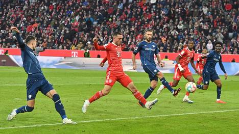 Bayern-Talent Arijon Ibrahimovic hat ein beachtliches Debüt in der Bundesliga gegeben. 