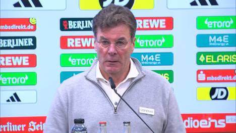 Bochums Torwart Patrick Drewes wird im Spiel bei Union Berlin von einem Wurfgeschoss getroffen, woraufhin das Spiel für 28 Minuten unterbrochen ist. Nach der Partie nehmen Pressesprecher Christian Arbeit, Union-Coach Bo Svensson und Bochum-Trainer Dieter Hecking Stellung.