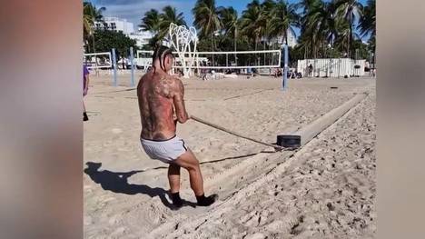 Am Strand von Miami zeigt sich Superstar Zlatan Ibrahimovic mit seinem Mega-Workout. Besonders auffällig dabei - seine Frisur. 