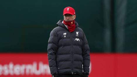 Liverpool-Coach Jürgen Klopp ist wohl damit einverstanden, auf Teile seiner Einnahmen zu verzichten. Im Zuge der Corona-Krise haben schon einige Trainer der Premier League einen Gehaltsverzicht in Aussicht gestellt. 