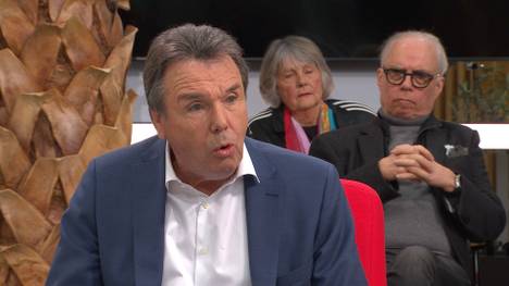 Hansi Flick und die Nationalmannschaft stehen seit dem frühen Ausscheiden bei der WM in Katar oft in der Kritik. Heribert Bruchhagen fällt ebenfalls ein hartes Urteil – für ihn gehört die DFB-Elf nicht mehr zu den Besten. 