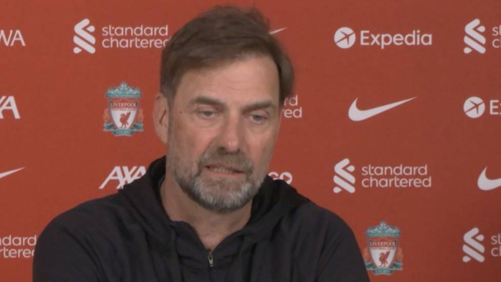 Liverpool-Trainer Jürgen Klopp gibt die Chance auf einen möglichen Premier-League-Titel nicht auf. Vor der Partie gegen Southampton hofft der Deutsche auf Schützenhilfe von City-Gegner Aston Villa.