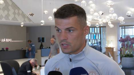 Das EM-Viertelfinale spielte Granit Xhaka mit einem Muskelfaserriss. Nun meldet sich der Schweizer fit zurück bei Bayer Leverkusen und spricht im SPORT1-Interview über die Ambitionen in der neuen Saison.