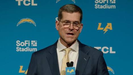 Der neue Head Coach der Los Angeles Chargers, Jim Harbaugh, möchte Ted Lasso nacheifern, um in der Super Bowl erfolgreich zu sein und gibt eine Empfehlung ab, die TV-Serie zu schauen.