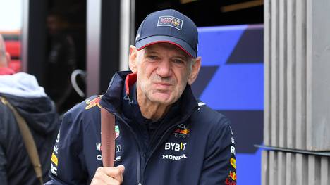 Adrian Newey gilt als das Superhirn der Formel 1, weshalb sich Ferrari seine Dienste sichern wollte. Doch daraus wird offenbar nichts - nun wittert wohl ein anderes Team seine Chance.