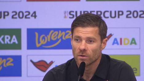 Vor dem Supercup Spiel gegen den VFB Stuttgart macht Bayer-Cheftrainer Xabi Alonso sich keine Gedanken zur Causa Tah und will sich stattdessen auf die kommenden Spiele fokussieren. 