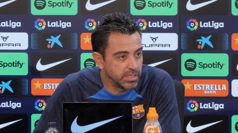 Barca-Trainer Xavi äußert sich über einen möglichen Transfer von Stürmer Pierre-Emerick Aubameyang und ist der Meinung, dass das Transferfenster schon vor Saisonbeginn geschlossen werden sollte. 