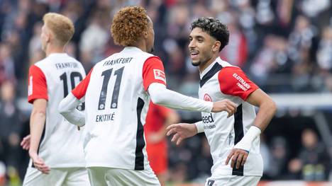 Frankreichs U21-Trainer Gerard Baticle lobt Hugo Ekitike von Eintracht Frankfurt in höchsten Tönen, während der SGE-Youngster selbst gelassen bleibt und hungrig auf weitere Erfolge ist.