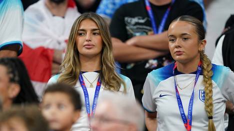 Die Spielerfrauen der Three Lions haben es auf einem Luxusschiff ordentlich krachen lassen und dabei eine fünfstellige Rechnung verursacht. 