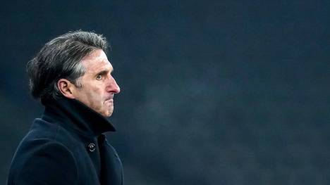 Bruno Labbadia ist zurück in der Bundesliga. Der Ex-Trainer von Hertha BSC übernimmt den Posten bei einem Kellerkind.