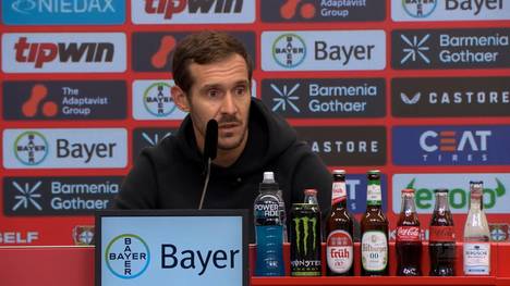 Freiburg-Trainer Julian Schuster gerät nach der Niederlage gegen Bayer Leverkusen wegen eines Werkself-Stars ins Schwärmen.