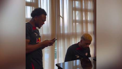 RB Leipzig bezieht aktuell sein Trainingslager in Spanien. Einige Profis zeigen dabei verborgene Talente, wie ein Video von Benjamin Henrichs zeigt. 