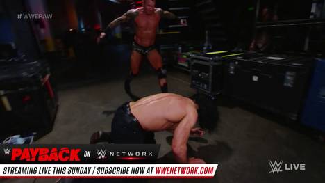 Bei WWE Monday Night RAW nach dem SummerSlam erlebt Champion Drew McIntyre einen schwarzen Abend. Rivale Randy Orton setzt ihn mit seinem berüchtigten Punt Kick schachmatt. 