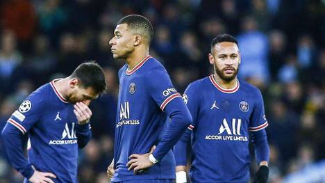 Paris Saint-Germain ist in der Champions League gegen Real Madrid ausgeschieden. Das genannte Ziel des Champions League Titels ist damit trotz des Mega-Kaders wieder einmal passé. 