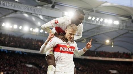 Der VfB Stuttgart ist endgültig ein Spitzenteam der Bundesliga. Die Mannschaft der Stunde aus Leverkusen haben die Schwaben am Rande einer Niederlage.