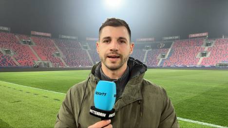 Die Spieler von Borussia Dortmund haben den Platz des Stadio Renato Dall'Ara in Bologna vor dem Champions-League-Spiel begutachtet. SPORT1-Reporter Manfred Sedlbauer schildert seine Eindrücke.