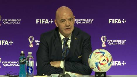 Bizarrer Auftritt von Gianni Infantino: Der FIFA-Präsident will die vielstimmige Kritik an der WM in Katar kontern - und findet Worte, die für Aufsehen sorgen.