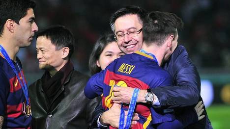 Lionel Messi hält sich seine Zukunft beim FC Barcelona weiter offen und schießt zugleich gegen den ehemaligen Vereinspräsidenten Josep Maria Bartomeu.