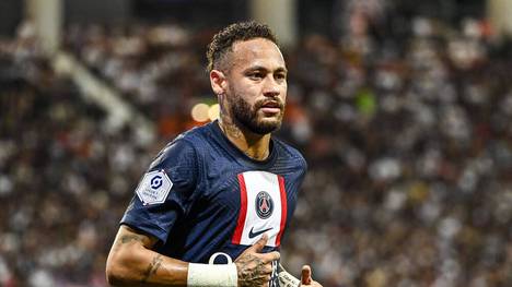 Paris Saint-Germain hat Manchester City ihren Superstar Neymar angeboten. Aufgrund des großen Egos von Neymar lehnten die Skyblues aber einen Transfer ab.