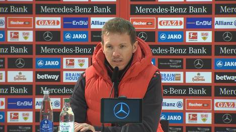 Marc Roca zeigt beim Bayern-Kantersieg in Stuttgart seinen Wert. Sein Trainer Julian Nagelsmann lobt den Spanier über den grünen Klee.
