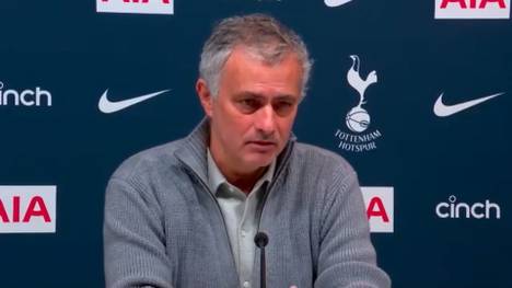 Harry Kane verletzt sich im Topspiel gegen den FC Liverpool. Tottenham-Coach Jose Mourinho glaubt, dass sein Star länger ausfallen wird.