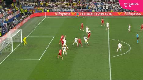 Dänemark geht kurz nach der Pause im Achtelfinale der UEFA EURO 2024 gegen Deutschland vermeintlich in Führung. Doch Joachim Andersens Treffer wird durch den VAR einkassiert.
