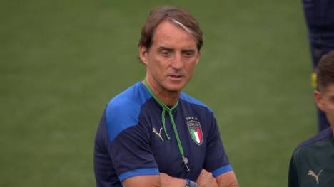 Bemerkenswerte Garantie für Roberto Mancini. Sollte Europameister Italien die WM in Katar verpassen, müsste der Nationaltrainer nicht um seinen Job bangen.