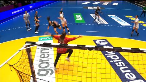 Souverän gewinnen Deutschlands Handballerinnen mit 38:12 gegen Uruguay. Der zweite Sieg im zweiten Gruppenspiel bedeutet zugleich das vorzeitige Ticket für die Hauptrunde.