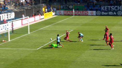 Eintracht Frankfurt verabschiedet sich nach einer ganz schwachen Leistung bereits nach der 1. Runde aus dem DFB-Pokal. Der Bundesligist blamiert sich in Unterzahl bei Drittligist Waldhof Mannheim.