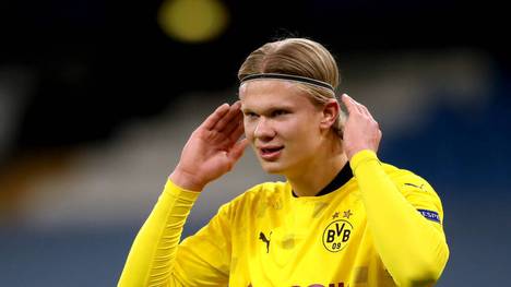 Torjäger Erling Haaland von Borussia Dortmund hat für den guten Zweck im Zuge der Autogramm-Affäre um einen Linienrichter erneut zum Filzstift gegriffen. 