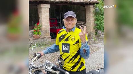 Schauspiellegende und BVB-Edelfan Terence Hill hat sich bei Dortmund mit einer Grußbotschaft gemeldet. Im Video bedankt er sich für ein Trikot der Schwarz-Gelben und lobt Stürmerstar Erling Haaland.
