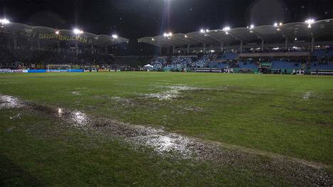 Das DFB-Pokal-Viertelfinale zwischen Saarbrücken und Gladbach musste abgesagt werden, weil der Rasen im Ludwigspark nach Starkregen unter Wasser stand und nicht bespielbar war. War das ein Desaster mit Ansage?