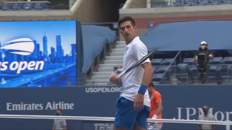 Tennis-Superstar Novak Djokovic hat einen Tag nach seiner Disqualifizierung bei den US Open Partei für die verletzte Linienrichterin ergriffen.