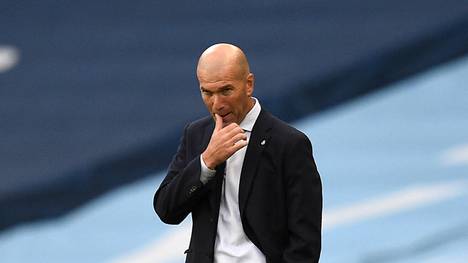 Zinedine Zidane hat sich nach dem Ausscheiden im Champions-League Achtelfinale gegen Manchester City zu seiner Zukunft als Coach von Real Madrid geäußert.