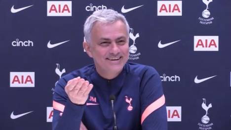Ein englischer Reporter fragt Jose Mourinho, wann es das Quartett Bale, Alli, Kane und Son in der Startaufstellung geben wird. Der Spurs-Coach gibt eine humorvolle Antwort.