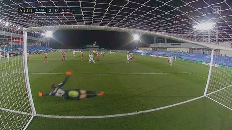 Real Madrid hat sich mit einem 2:0-Sieg im Stadtderby im Meisterrennen von La Liga zurückgemeldet. Die erste Niederlage für Simeones Team.