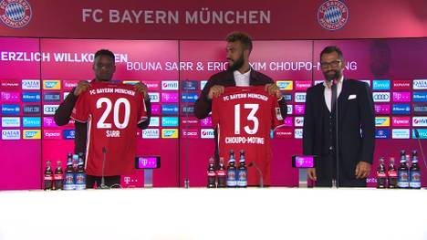 Bouna Sarr und Eric Maxim Choupo-Moting - zwei Neuzugänge, die den Bayern-Kader abrunden sollen. Vorgestellt werden sie mit symbolträchtiger Zahlenkombination.