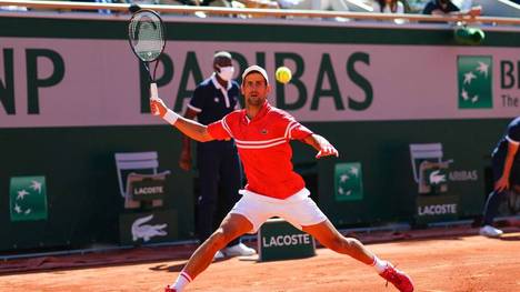 Novak Djokovic gewinnt zum zweiten Mal die French Open. Der Serbe ringt im Finale den Griechen Stefanos Tsitsipas nieder - trotz großem Rückstand.