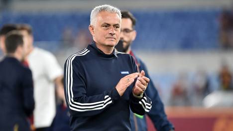 José Mourinho angelt sich überraschend einen Job in Saudi-Arabien. Sein Traineramt bei der Roma wird davon allerdings nicht beeinträchtigt.